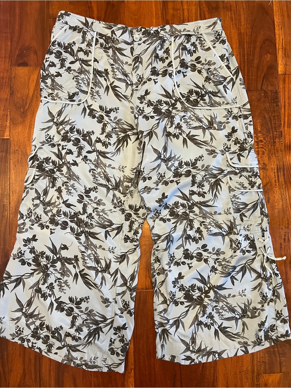 Anthropologie blue  and Black Floral Cargo pants woman’s plus 26W